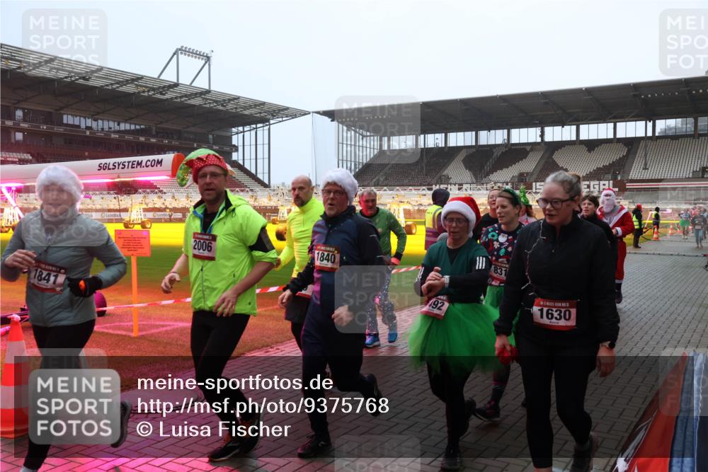 07.12.2025 - St. Pauli X-Mass-Run No. 15 Luisa Fischer http://msf.ph/oto/9375768 07.12.2025 11:06:05 Ziel 1841, 2006, 1840, 192, 831, 5, 1630, 199, 298, 300, 434, 659, 831, 924, 925, 927, 929, 932, 973, 1046, 1049, 1092, 1196, 1208, 1311, 1428, 1432, 1492, 1600, 1608, 1630, 1840, 1841, 2006, 2254, 2884, 3272, 3278 meine-sportfotos.de
