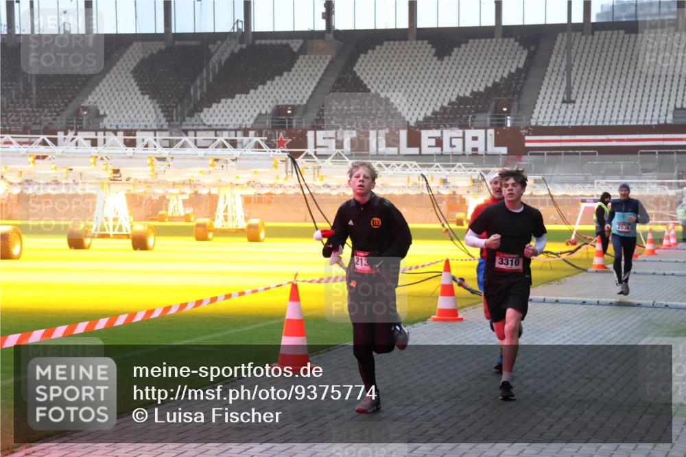 07.12.2025 - St. Pauli X-Mass-Run No. 15 Luisa Fischer http://msf.ph/oto/9375774 07.12.2025 09:54:43 Ziel 2, 213, 3310, 2036, 1375, 1598, 2036, 2133, 2209, 2651, 2900, 3310, 3338 meine-sportfotos.de