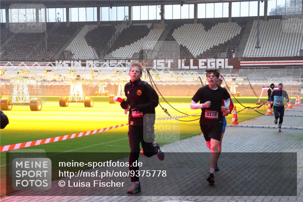07.12.2025 - St. Pauli X-Mass-Run No. 15 Luisa Fischer http://msf.ph/oto/9375778 07.12.2025 09:54:43 Ziel 133, 3310, 2036, 1375, 1598, 2036, 2133, 2209, 2651, 2900, 3310, 3338 meine-sportfotos.de