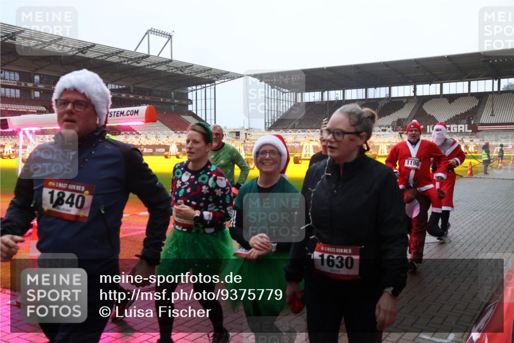 07.12.2025 - St. Pauli X-Mass-Run No. 15 Luisa Fischer http://msf.ph/oto/9375779 07.12.2025 11:06:06 Ziel 1840, 1630, 1196, 92, 199, 298, 300, 434, 659, 831, 924, 925, 927, 929, 932, 973, 1025, 1046, 1049, 1092, 1196, 1208, 1311, 1428, 1432, 1492, 1600, 1608, 1630, 1840, 1841, 2006, 2254, 2884, 3272, 3278 meine-sportfotos.de