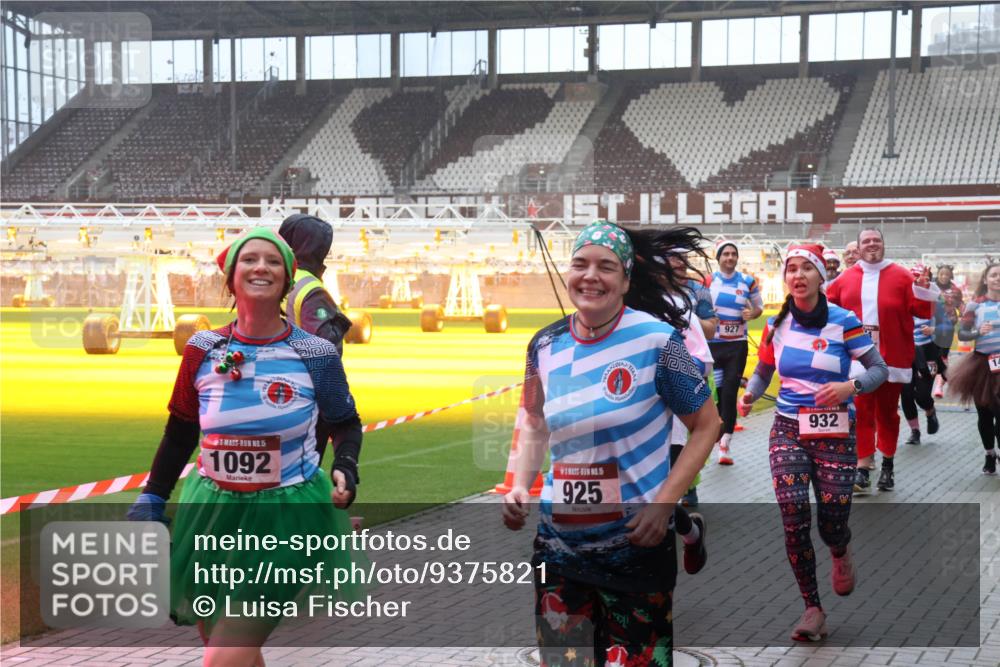 07.12.2025 - St. Pauli X-Mass-Run No. 15 Luisa Fischer http://msf.ph/oto/9375821 07.12.2025 11:06:17 Ziel 5, 15, 1092, 120, 15, 925, 927, 932, 92, 199, 298, 300, 402, 403, 434, 556, 659, 693, 831, 854, 858, 878, 920, 924, 925, 927, 929, 932, 944, 973, 1024, 1025, 1046, 1049, 1092, 1196, 1208, 1223, 1229, 1287, 1311, 1428, 1429, 1430, 1432, 1600, 1608, 1648, 1840, 1841, 2006, 2243, 2245, 2254, 2884, 3272, 3278, 4579, 4581, 4583, 4585, 4587 meine-sportfotos.de