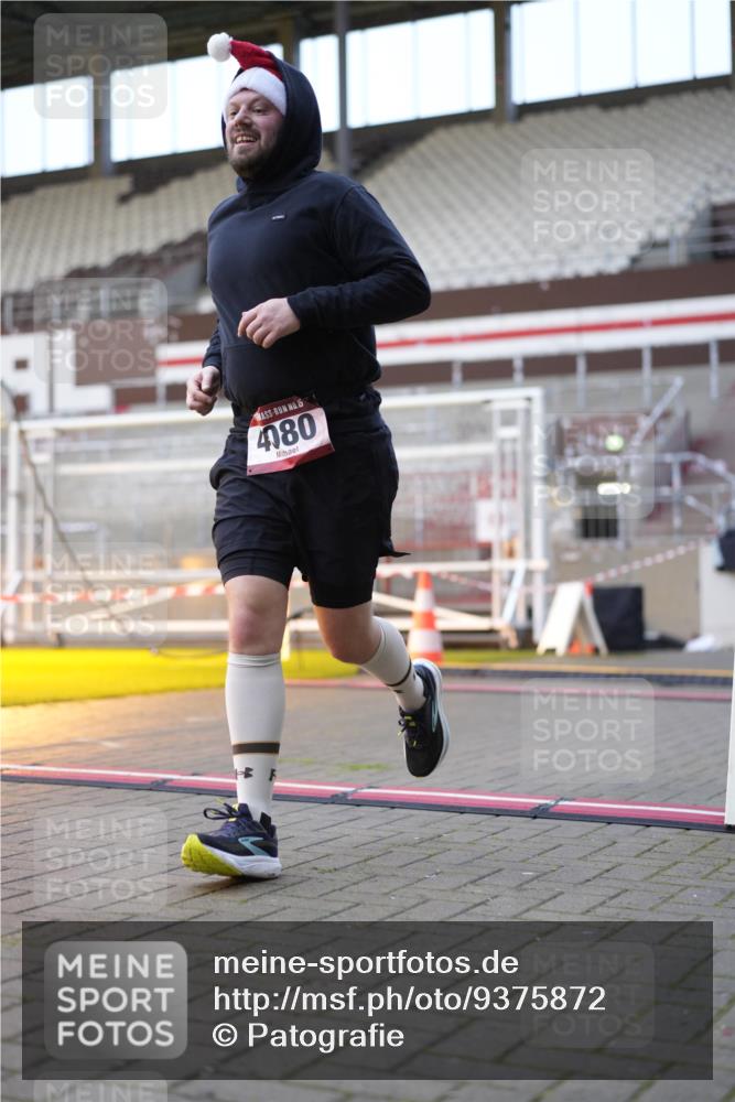 07.12.2025 - St. Pauli X-Mass-Run No. 15 Patografie http://msf.ph/oto/9375872 07.12.2025 10:04:38 Ziel 713, 1217, 1522, 1701, 2569, 2570, 3477, 3894, 3911, 4080, 4553, 4557 meine-sportfotos.de