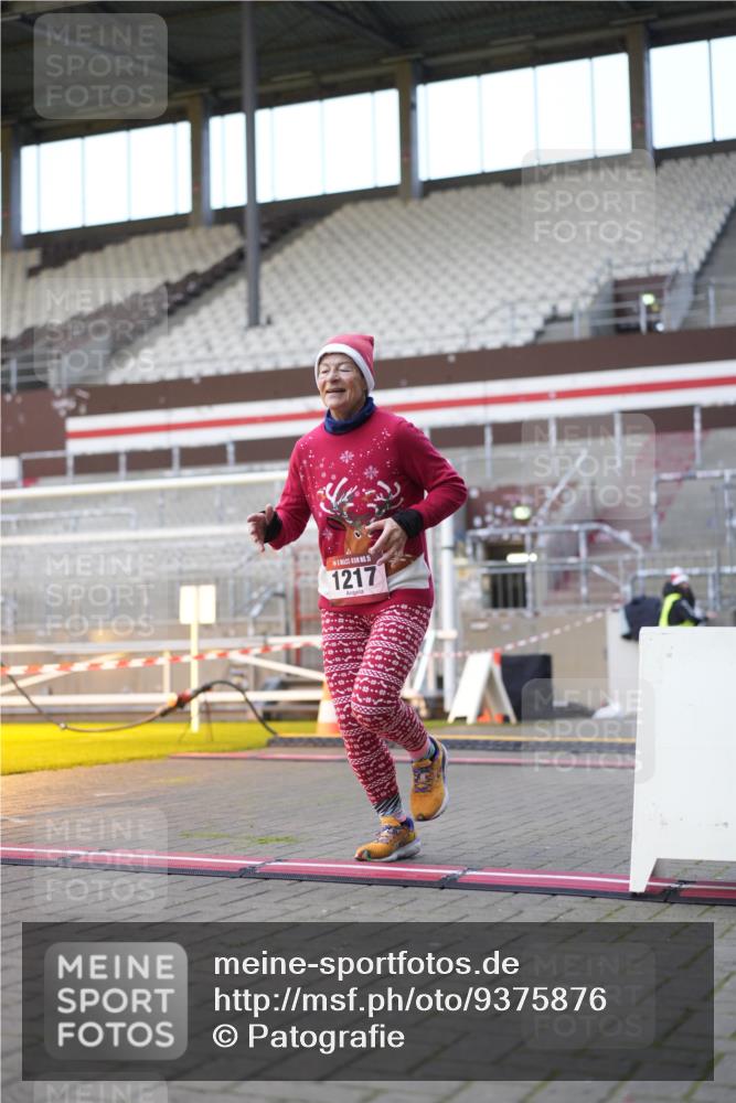 07.12.2025 - St. Pauli X-Mass-Run No. 15 Patografie http://msf.ph/oto/9375876 07.12.2025 10:04:44 Ziel 713, 1217, 2569, 2570, 3894, 4080, 4553, 4557 meine-sportfotos.de