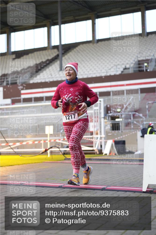 07.12.2025 - St. Pauli X-Mass-Run No. 15 Patografie http://msf.ph/oto/9375883 07.12.2025 10:04:44 Ziel 713, 1217, 2569, 2570, 3894, 4080, 4553, 4557 meine-sportfotos.de