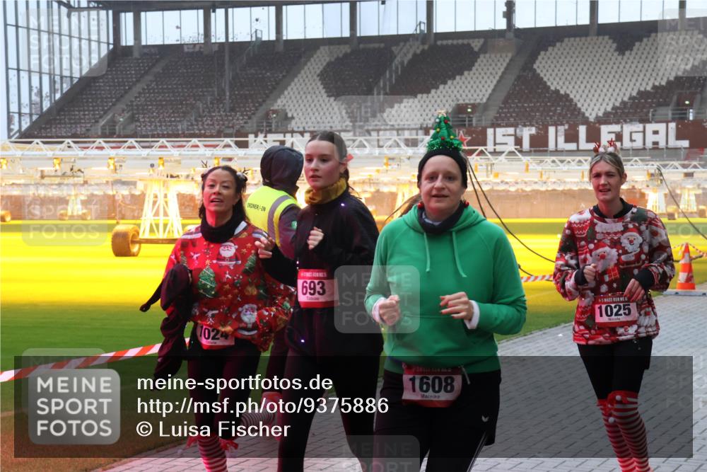 07.12.2025 - St. Pauli X-Mass-Run No. 15 Luisa Fischer http://msf.ph/oto/9375886 07.12.2025 11:06:25 Ziel 1024, 693, 1608, 15, 1025, 92, 199, 204, 298, 300, 402, 403, 414, 474, 486, 556, 659, 693, 831, 854, 858, 878, 920, 924, 925, 927, 929, 932, 944, 973, 1024, 1025, 1046, 1049, 1092, 1196, 1208, 1223, 1229, 1287, 1403, 1428, 1429, 1430, 1432, 1608, 1648, 1840, 1841, 2006, 2243, 2245, 2254, 2884, 3272, 3278, 4579, 4581, 4583, 4585, 4587 meine-sportfotos.de