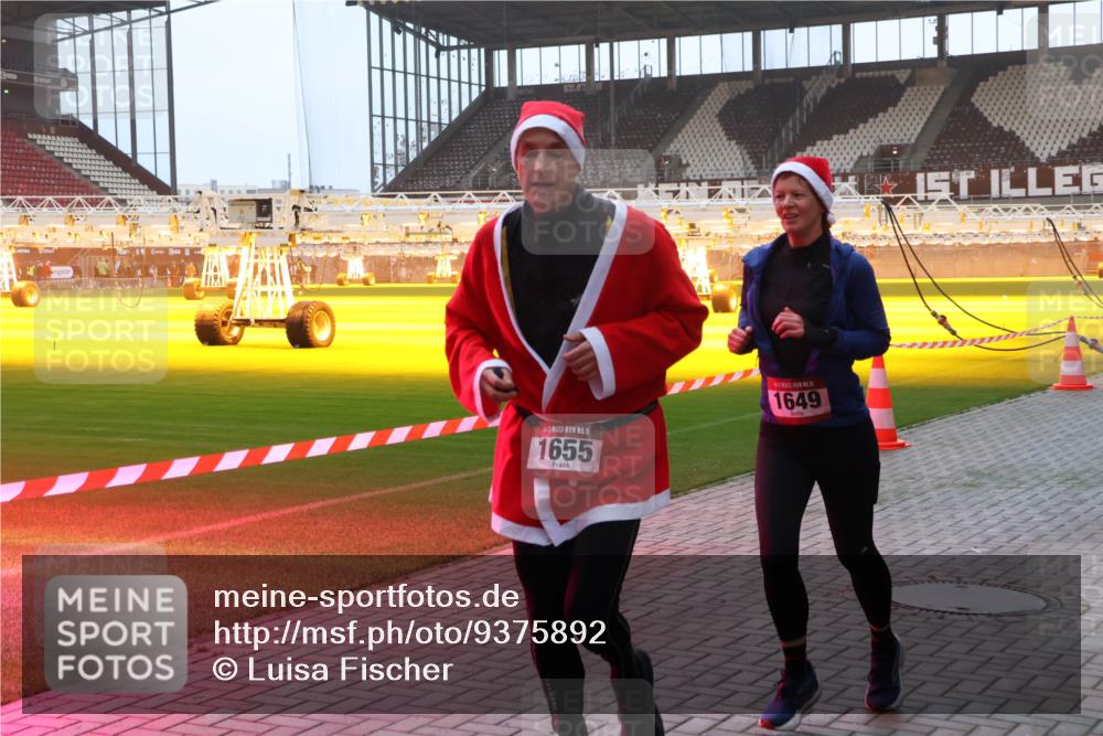 07.12.2025 - St. Pauli X-Mass-Run No. 15 Luisa Fischer http://msf.ph/oto/9375892 07.12.2025 09:55:10 Ziel 15, 1655, 1649, 1375, 1649, 1655, 1722, 2036, 2133, 2209, 2703, 3310, 4088 meine-sportfotos.de