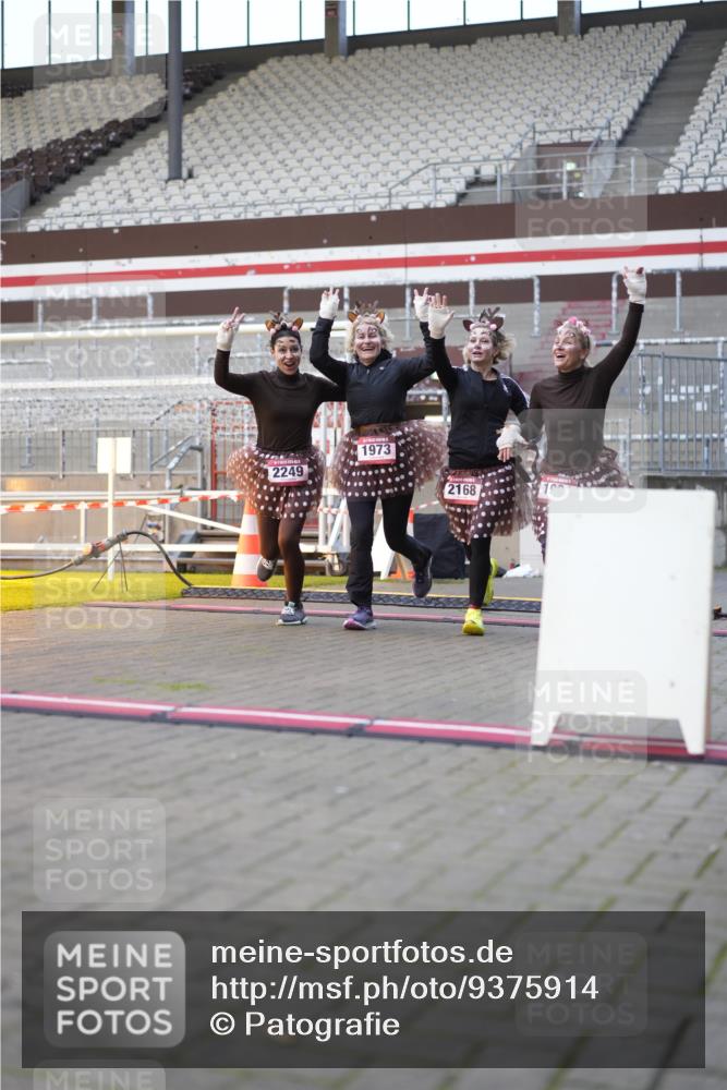 07.12.2025 - St. Pauli X-Mass-Run No. 15 Patografie http://msf.ph/oto/9375914 07.12.2025 10:04:51 Ziel 1217, 1973, 1991, 2168, 2249, 4080, 4553, 4557 meine-sportfotos.de
