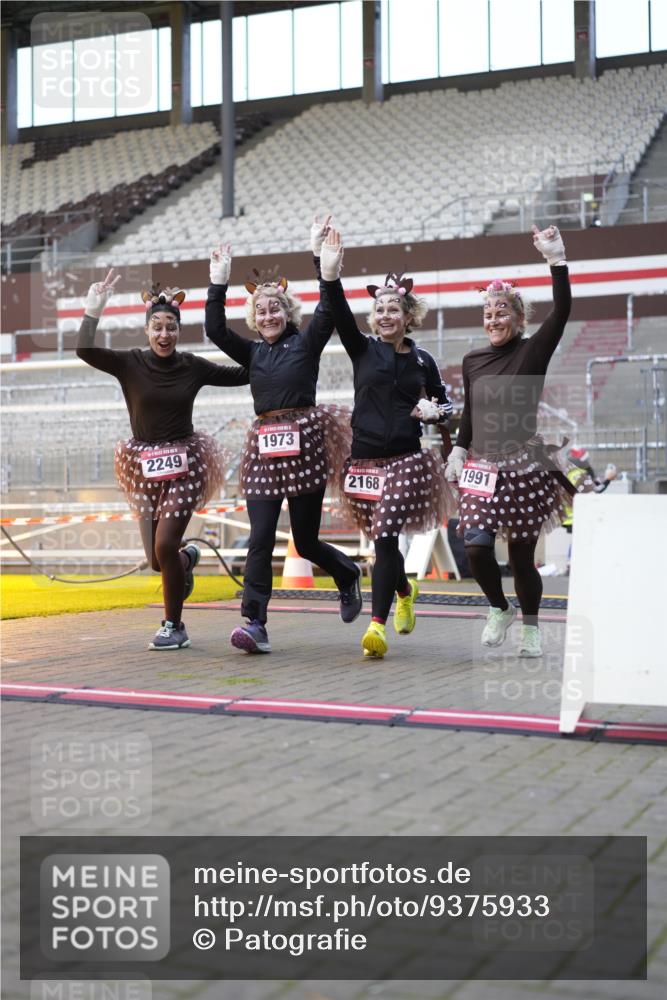 07.12.2025 - St. Pauli X-Mass-Run No. 15 Patografie http://msf.ph/oto/9375933 07.12.2025 10:04:52 Ziel 1217, 1973, 1991, 2168, 2249, 2856, 2866, 4080, 4553, 4557 meine-sportfotos.de