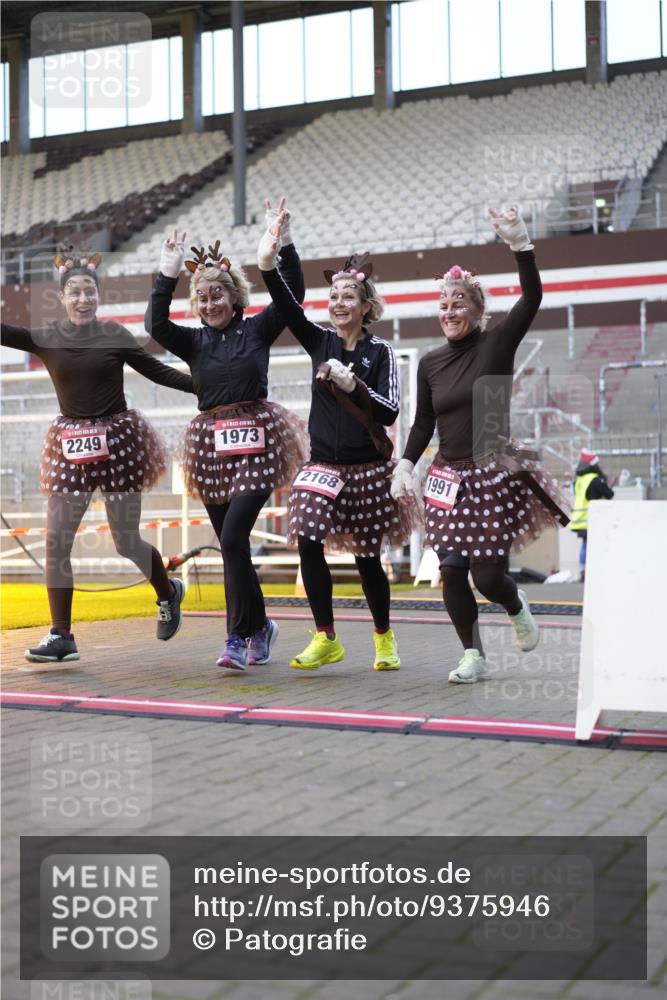 07.12.2025 - St. Pauli X-Mass-Run No. 15 Patografie http://msf.ph/oto/9375946 07.12.2025 10:04:52 Ziel 1217, 1973, 1991, 2168, 2249, 2856, 2866, 4080, 4553, 4557 meine-sportfotos.de
