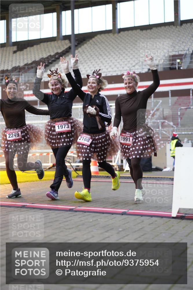 07.12.2025 - St. Pauli X-Mass-Run No. 15 Patografie http://msf.ph/oto/9375954 07.12.2025 10:04:52 Ziel 1217, 1973, 1991, 2168, 2249, 2856, 2866, 4080, 4553, 4557 meine-sportfotos.de