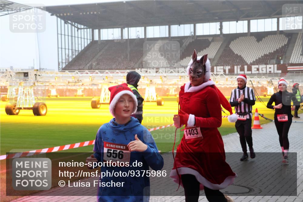 07.12.2025 - St. Pauli X-Mass-Run No. 15 Luisa Fischer http://msf.ph/oto/9375986 07.12.2025 11:06:45 Ziel 15, 556, 1403, 486, 92, 204, 298, 300, 359, 382, 402, 403, 414, 474, 486, 556, 565, 659, 693, 854, 858, 878, 920, 944, 1024, 1025, 1223, 1229, 1285, 1286, 1287, 1403, 1429, 1430, 1440, 1442, 1556, 1564, 1608, 1648, 2243, 2245, 4579, 4581, 4583, 4585, 4587 meine-sportfotos.de