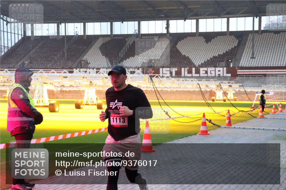 07.12.2025 - St. Pauli X-Mass-Run No. 15 Luisa Fischer http://msf.ph/oto/9376017 07.12.2025 09:55:39 Ziel 1113, 1101, 1113, 1649, 1655, 1722, 4087, 4088 meine-sportfotos.de