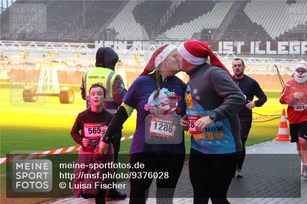 07.12.2025 - St. Pauli X-Mass-Run No. 15 Luisa Fischer http://msf.ph/oto/9376028 07.12.2025 11:07:06 Ziel 15, 565, 15, 1286, 15, 28, 359, 204, 359, 382, 414, 474, 486, 565, 595, 1285, 1286, 1403, 1440, 1442, 1462, 1469, 1556, 1564, 1708, 4582, 4588 meine-sportfotos.de