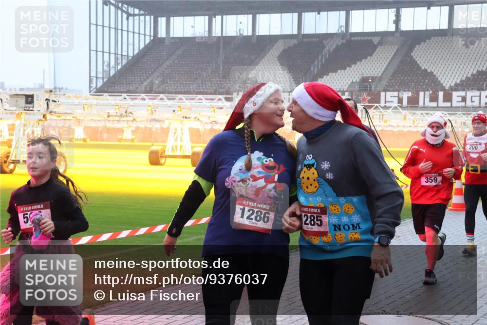 07.12.2025 - St. Pauli X-Mass-Run No. 15 Luisa Fischer http://msf.ph/oto/9376037 07.12.2025 11:07:07 Ziel 6, 15, 5, 15, 1286, 15, 285, 359, 200, 204, 359, 382, 414, 474, 486, 565, 595, 1285, 1286, 1403, 1440, 1442, 1462, 1469, 1556, 1564, 1634, 1666, 1708, 1751, 4582, 4588 meine-sportfotos.de