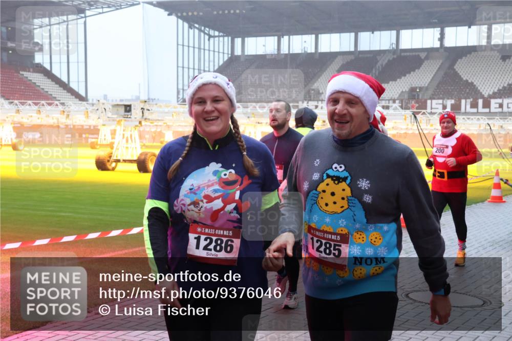 07.12.2025 - St. Pauli X-Mass-Run No. 15 Luisa Fischer http://msf.ph/oto/9376046 07.12.2025 11:07:09 Ziel 15, 1286, 15, 1285, 200, 359, 382, 474, 486, 565, 595, 1285, 1286, 1403, 1440, 1442, 1462, 1469, 1556, 1564, 1634, 1666, 1708, 1751, 4582, 4588 meine-sportfotos.de