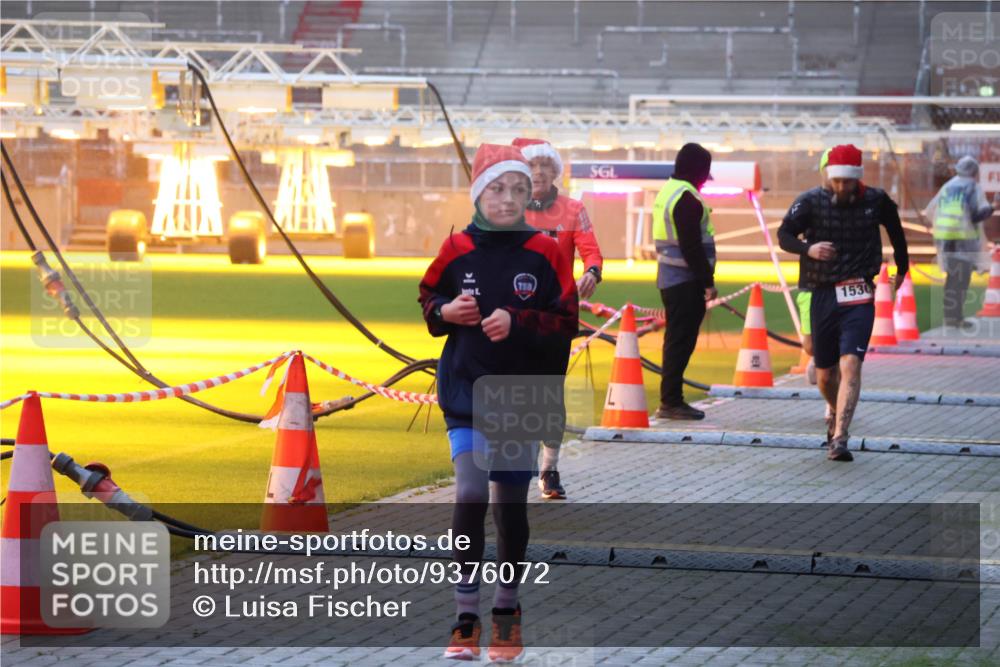07.12.2025 - St. Pauli X-Mass-Run No. 15 Luisa Fischer http://msf.ph/oto/9376072 07.12.2025 09:56:27 Ziel 1530, 312, 1483, 1530, 1744, 3398 meine-sportfotos.de