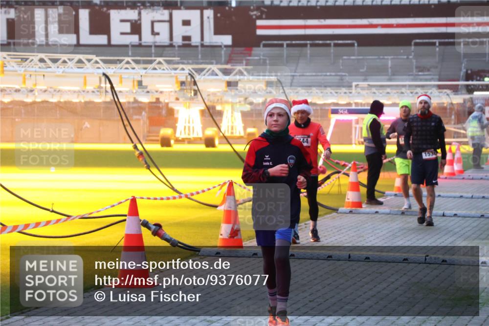 07.12.2025 - St. Pauli X-Mass-Run No. 15 Luisa Fischer http://msf.ph/oto/9376077 07.12.2025 09:56:28 Ziel 44, 1530, 312, 1483, 1530, 1744, 3398 meine-sportfotos.de