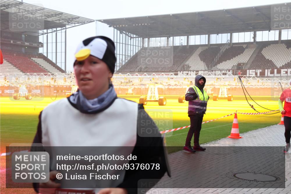 07.12.2025 - St. Pauli X-Mass-Run No. 15 Luisa Fischer http://msf.ph/oto/9376078 07.12.2025 11:07:15 Ziel 59, 359, 382, 565, 595, 1285, 1286, 1440, 1442, 1462, 1469, 1556, 1564, 1634, 1666, 1708, 1751, 1861, 1862, 4582, 4588 meine-sportfotos.de