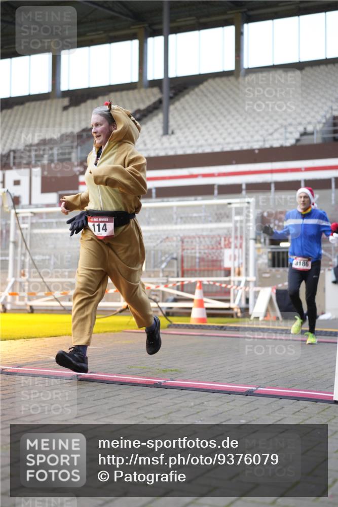 07.12.2025 - St. Pauli X-Mass-Run No. 15 Patografie http://msf.ph/oto/9376079 07.12.2025 10:05:08 Ziel 114, 202, 210, 292, 699, 1481, 1761, 2856, 2866, 3186, 3307, 3311 meine-sportfotos.de