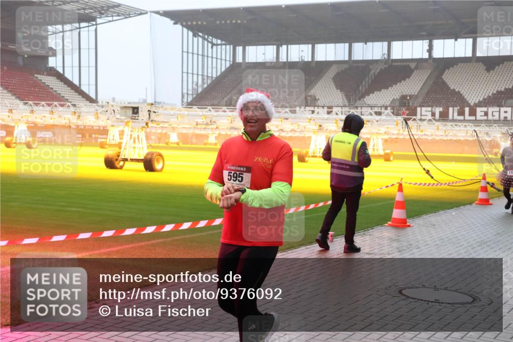 07.12.2025 - St. Pauli X-Mass-Run No. 15 Luisa Fischer http://msf.ph/oto/9376092 07.12.2025 11:07:18 Ziel 15, 595, 281, 359, 382, 565, 595, 688, 1285, 1286, 1440, 1442, 1462, 1469, 1556, 1564, 1634, 1666, 1708, 1751, 1861, 1862, 4582, 4588 meine-sportfotos.de