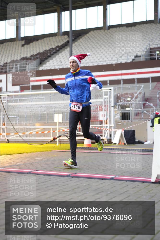 07.12.2025 - St. Pauli X-Mass-Run No. 15 Patografie http://msf.ph/oto/9376096 07.12.2025 10:05:09 Ziel 114, 202, 210, 292, 699, 1481, 1761, 2856, 2866, 3186, 3307, 3311 meine-sportfotos.de
