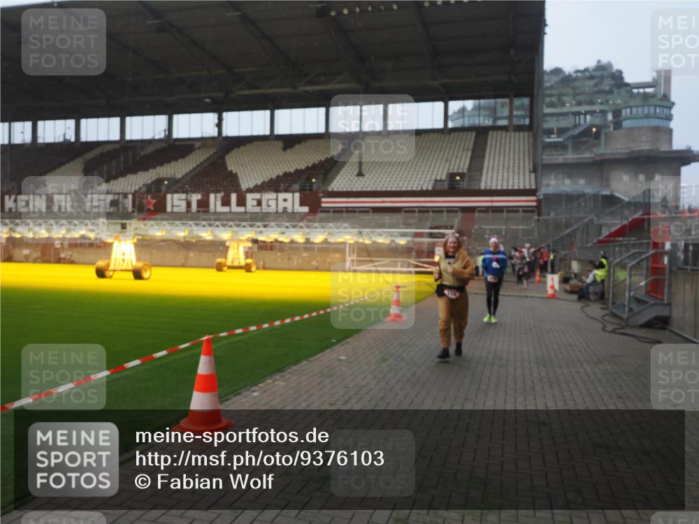 07.12.2025 - St. Pauli X-Mass-Run No. 15 Fabian Wolf http://msf.ph/oto/9376103 07.12.2025 10:05:14 Ziel 114, 202, 210, 292, 699, 1481, 1761, 2856, 2866, 3186, 3307, 3311 meine-sportfotos.de