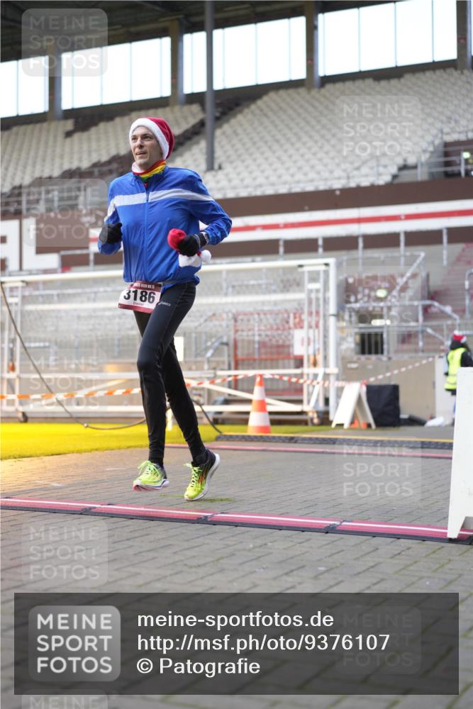 07.12.2025 - St. Pauli X-Mass-Run No. 15 Patografie http://msf.ph/oto/9376107 07.12.2025 10:05:09 Ziel 114, 202, 210, 292, 699, 1481, 1761, 2856, 2866, 3186, 3307, 3311 meine-sportfotos.de