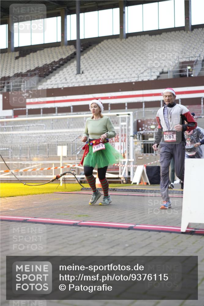 07.12.2025 - St. Pauli X-Mass-Run No. 15 Patografie http://msf.ph/oto/9376115 07.12.2025 10:05:13 Ziel 114, 202, 210, 292, 543, 668, 699, 950, 1121, 1481, 1661, 1761, 3186, 3307, 3311, 3386, 4036 meine-sportfotos.de