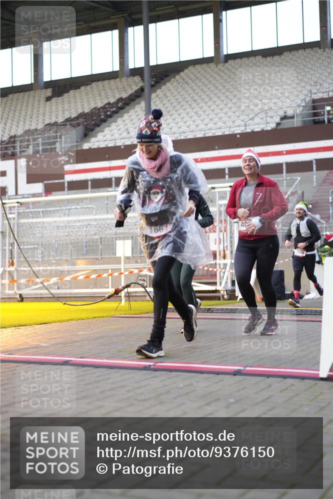 07.12.2025 - St. Pauli X-Mass-Run No. 15 Patografie http://msf.ph/oto/9376150 07.12.2025 10:05:15 Ziel 114, 202, 543, 668, 699, 950, 1121, 1316, 1374, 1481, 1661, 1761, 3186, 3307, 3311, 3386, 4036, 4556, 4558 meine-sportfotos.de