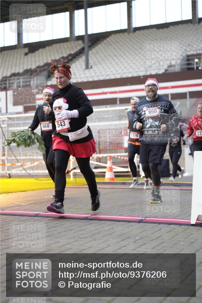 07.12.2025 - St. Pauli X-Mass-Run No. 15 Patografie http://msf.ph/oto/9376206 07.12.2025 10:05:17 Ziel 114, 543, 668, 950, 1121, 1316, 1374, 1481, 1661, 1761, 3186, 3386, 4036, 4556, 4558 meine-sportfotos.de