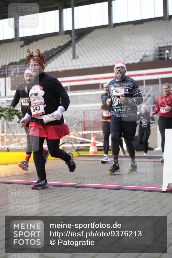 07.12.2025 - St. Pauli X-Mass-Run No. 15 Patografie http://msf.ph/oto/9376213 07.12.2025 10:05:18 Ziel 114, 543, 668, 950, 1121, 1316, 1374, 1481, 1661, 1761, 3186, 3386, 4036, 4556, 4558 meine-sportfotos.de