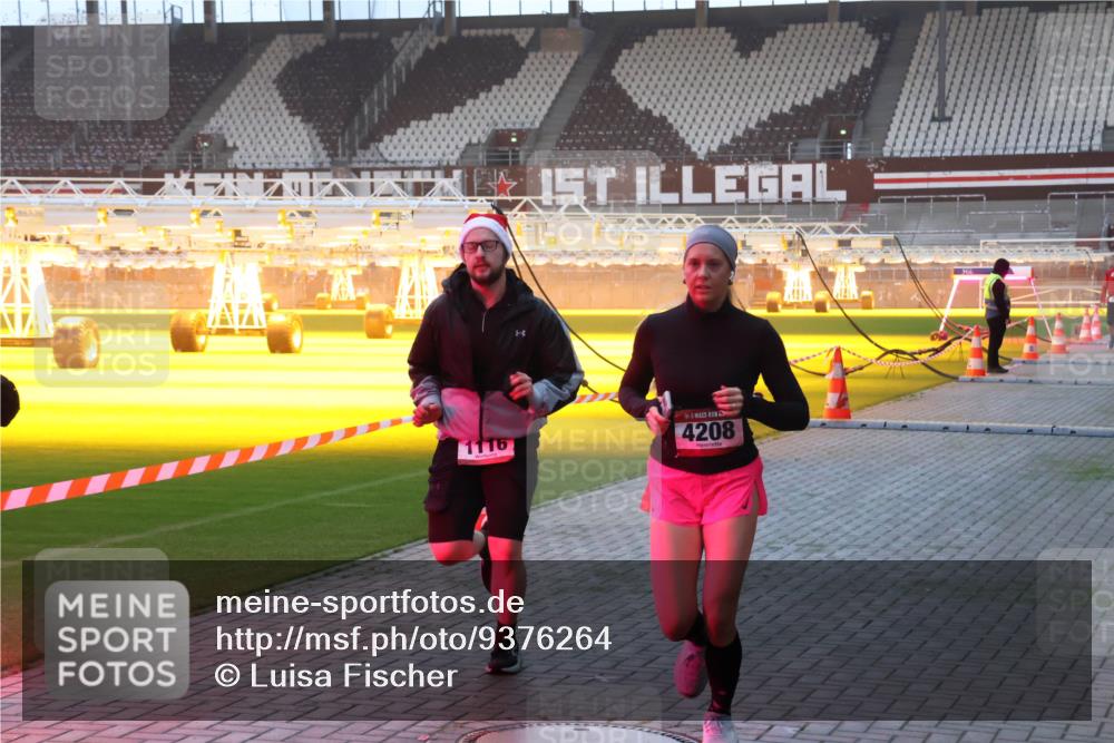 07.12.2025 - St. Pauli X-Mass-Run No. 15 Luisa Fischer http://msf.ph/oto/9376264 07.12.2025 09:57:11 Ziel 1116, 4208, 198, 497, 662, 1116, 1165, 2861, 3255, 4208, 4209 meine-sportfotos.de