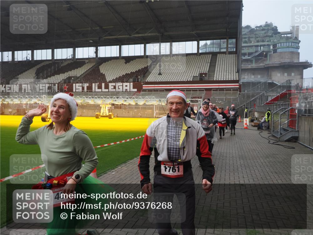 07.12.2025 - St. Pauli X-Mass-Run No. 15 Fabian Wolf http://msf.ph/oto/9376268 07.12.2025 10:05:22 Ziel 114, 543, 668, 950, 1121, 1316, 1374, 1481, 1661, 1761, 3186, 3386, 4036, 4556, 4558 meine-sportfotos.de