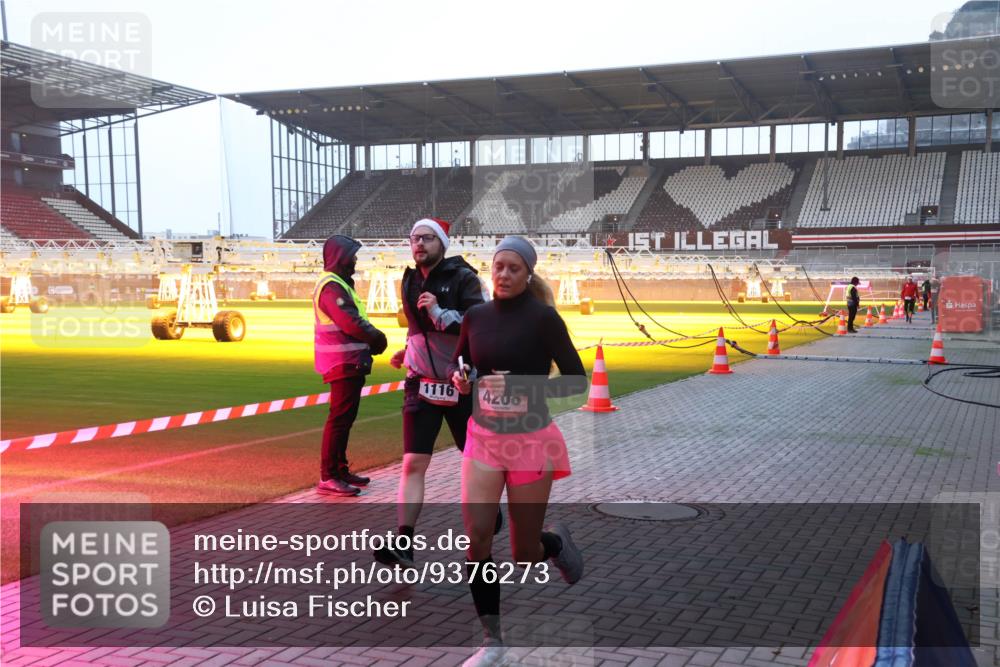 07.12.2025 - St. Pauli X-Mass-Run No. 15 Luisa Fischer http://msf.ph/oto/9376273 07.12.2025 09:57:12 Ziel 1116, 4200, 198, 497, 662, 1116, 1165, 2861, 3255, 4208, 4209 meine-sportfotos.de
