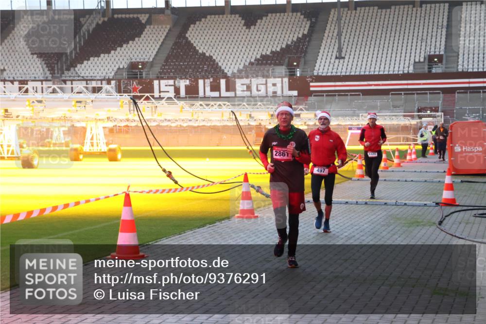 07.12.2025 - St. Pauli X-Mass-Run No. 15 Luisa Fischer http://msf.ph/oto/9376291 07.12.2025 09:57:26 Ziel 2861, 497, 3320, 198, 497, 662, 1116, 1165, 2861, 3255, 3320, 4032, 4208, 4209 meine-sportfotos.de