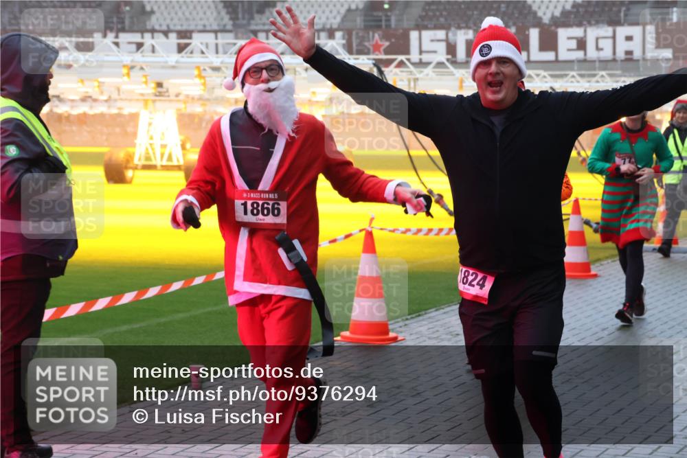 07.12.2025 - St. Pauli X-Mass-Run No. 15 Luisa Fischer http://msf.ph/oto/9376294 07.12.2025 11:08:04 Ziel 15, 1866, 11, 1824, 77, 271, 273, 281, 286, 293, 315, 332, 342, 344, 377, 389, 397, 476, 490, 591, 596, 603, 621, 622, 623, 673, 688, 772, 774, 781, 1107, 1123, 1129, 1202, 1206, 1233, 1235, 1378, 1381, 1382, 1383, 1439, 1441, 1460, 1509, 1585, 1587, 1812, 1824, 1866, 1910, 2403, 2693, 5008 meine-sportfotos.de