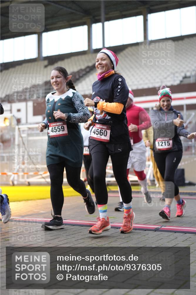 07.12.2025 - St. Pauli X-Mass-Run No. 15 Patografie http://msf.ph/oto/9376305 07.12.2025 10:05:33 Ziel 123, 363, 385, 512, 668, 945, 950, 1215, 1222, 1316, 1374, 3231, 4552, 4555, 4556, 4558, 4559, 4560 meine-sportfotos.de