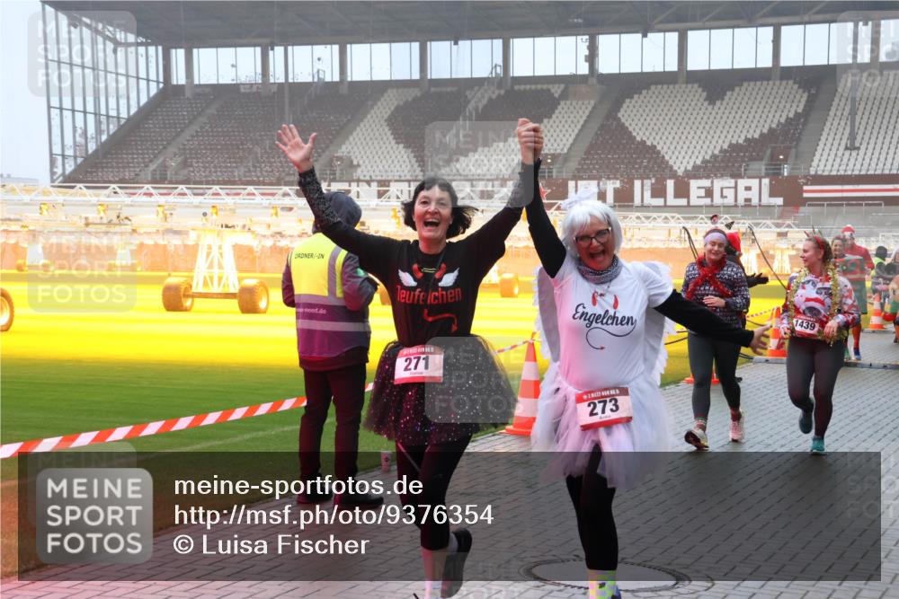 07.12.2025 - St. Pauli X-Mass-Run No. 15 Luisa Fischer http://msf.ph/oto/9376354 07.12.2025 11:08:16 Ziel 1439, 271, 15, 273, 77, 271, 273, 286, 293, 315, 332, 377, 389, 397, 476, 623, 629, 635, 653, 673, 772, 774, 781, 1107, 1123, 1129, 1226, 1230, 1233, 1235, 1249, 1342, 1355, 1378, 1381, 1382, 1383, 1439, 1441, 1460, 1509, 1520, 1525, 1596, 1809, 1810, 1812, 1824, 1866, 1910, 2693, 4798, 4815, 5008 meine-sportfotos.de