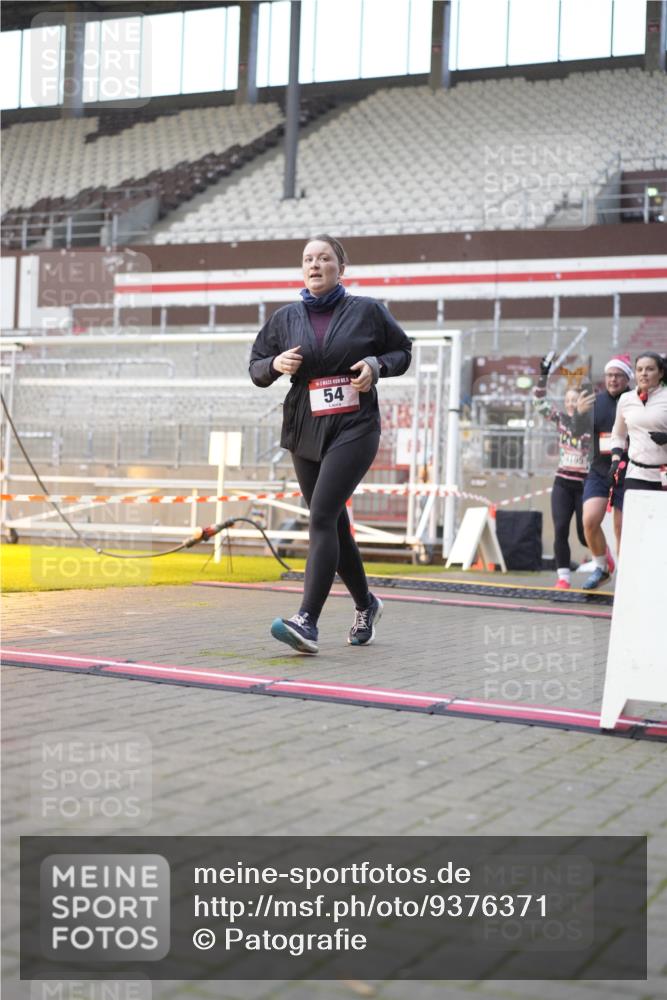 07.12.2025 - St. Pauli X-Mass-Run No. 15 Patografie http://msf.ph/oto/9376371 07.12.2025 10:05:39 Ziel 2, 3, 54, 123, 363, 385, 512, 945, 1215, 1222, 1789, 1791, 3231, 4194, 4195, 4552, 4555, 4559, 4560 meine-sportfotos.de