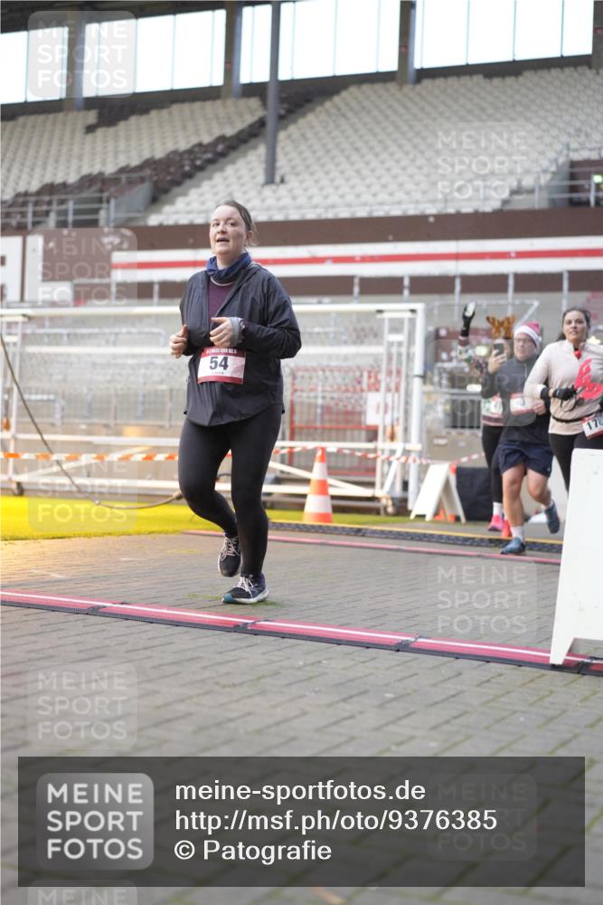 07.12.2025 - St. Pauli X-Mass-Run No. 15 Patografie http://msf.ph/oto/9376385 07.12.2025 10:05:39 Ziel 2, 3, 54, 123, 363, 385, 512, 945, 1215, 1222, 1789, 1791, 3231, 4194, 4195, 4552, 4555, 4559, 4560 meine-sportfotos.de