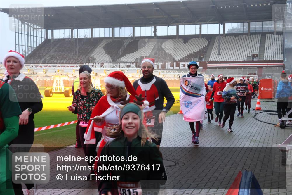 07.12.2025 - St. Pauli X-Mass-Run No. 15 Luisa Fischer http://msf.ph/oto/9376417 07.12.2025 11:08:26 Ziel 86, 4815, 129, 26, 1123, 774, 77, 100, 271, 273, 286, 293, 315, 332, 377, 389, 396, 397, 623, 629, 635, 653, 758, 772, 774, 1078, 1107, 1123, 1129, 1170, 1226, 1230, 1235, 1249, 1342, 1355, 1378, 1381, 1382, 1383, 1439, 1441, 1460, 1509, 1520, 1525, 1559, 1560, 1596, 1809, 1810, 1812, 1824, 1866, 1910, 2693, 4798, 4815 meine-sportfotos.de