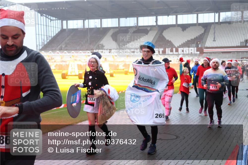 07.12.2025 - St. Pauli X-Mass-Run No. 15 Luisa Fischer http://msf.ph/oto/9376432 07.12.2025 11:08:27 Ziel 86, 332, 1129, 269, 772, 77, 100, 271, 273, 286, 293, 315, 332, 377, 389, 396, 397, 623, 629, 635, 653, 758, 772, 774, 1078, 1107, 1123, 1129, 1170, 1226, 1230, 1235, 1249, 1342, 1355, 1378, 1381, 1382, 1383, 1439, 1441, 1460, 1509, 1520, 1525, 1559, 1560, 1596, 1706, 1809, 1810, 1812, 1824, 1866, 1910, 2693, 4798, 4815 meine-sportfotos.de