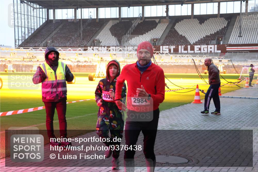 07.12.2025 - St. Pauli X-Mass-Run No. 15 Luisa Fischer http://msf.ph/oto/9376438 07.12.2025 09:58:04 Ziel 6709, 403, 2984, 441, 632, 1292, 1293, 1377, 1395, 2678, 2984, 4030, 4032 meine-sportfotos.de