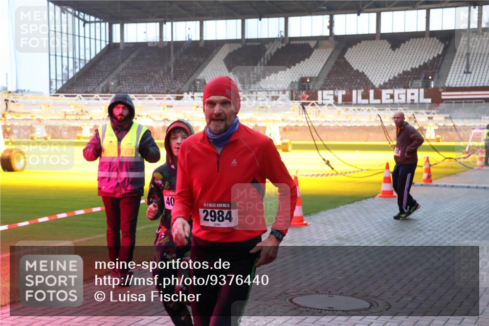 07.12.2025 - St. Pauli X-Mass-Run No. 15 Luisa Fischer http://msf.ph/oto/9376440 07.12.2025 09:58:05 Ziel 40, 15, 2984, 441, 632, 1292, 1293, 1377, 1395, 2678, 2984, 4030, 4032 meine-sportfotos.de