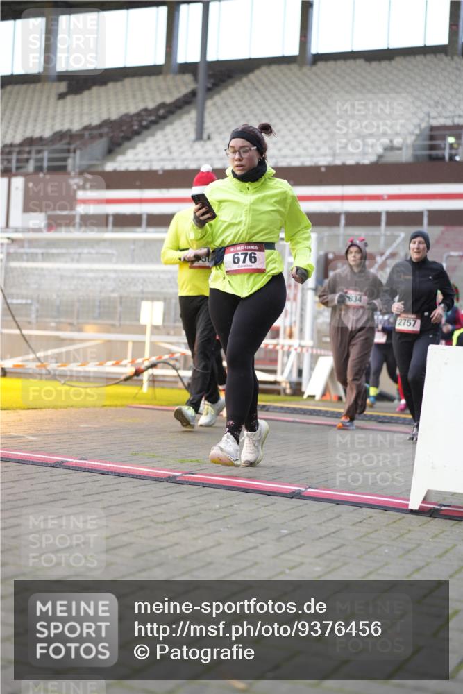 07.12.2025 - St. Pauli X-Mass-Run No. 15 Patografie http://msf.ph/oto/9376456 07.12.2025 10:05:52 Ziel 2, 3, 54, 180, 424, 512, 676, 805, 834, 1789, 1791, 2756, 2757, 3172, 3812, 3814, 3857, 3859, 3877, 4194, 4195, 4235, 4236, 4237 meine-sportfotos.de