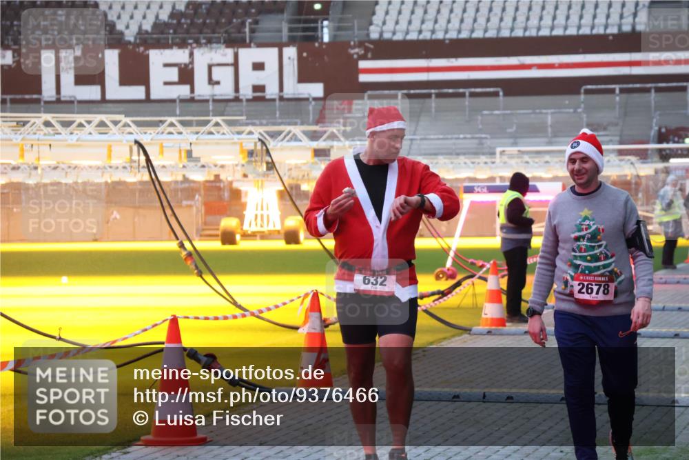 07.12.2025 - St. Pauli X-Mass-Run No. 15 Luisa Fischer http://msf.ph/oto/9376466 07.12.2025 09:58:26 Ziel 632, 5, 2678, 441, 1633, 1774, 2678, 2984, 3405, 3515, 4030 meine-sportfotos.de