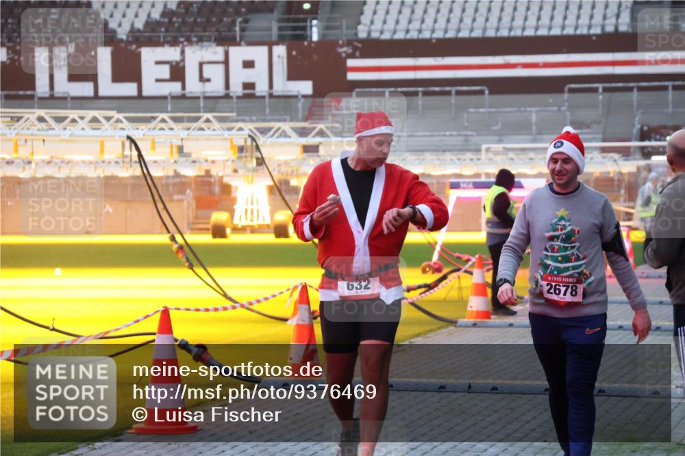 07.12.2025 - St. Pauli X-Mass-Run No. 15 Luisa Fischer http://msf.ph/oto/9376469 07.12.2025 09:58:26 Ziel 632, 5, 2678, 441, 1633, 1774, 2678, 2984, 3405, 3515, 4030 meine-sportfotos.de