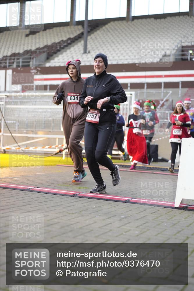07.12.2025 - St. Pauli X-Mass-Run No. 15 Patografie http://msf.ph/oto/9376470 07.12.2025 10:05:53 Ziel 2, 3, 54, 180, 424, 468, 676, 805, 834, 1788, 1789, 1791, 2756, 2757, 3172, 3812, 3814, 3857, 3859, 3877, 4194, 4195, 4235, 4236, 4237 meine-sportfotos.de
