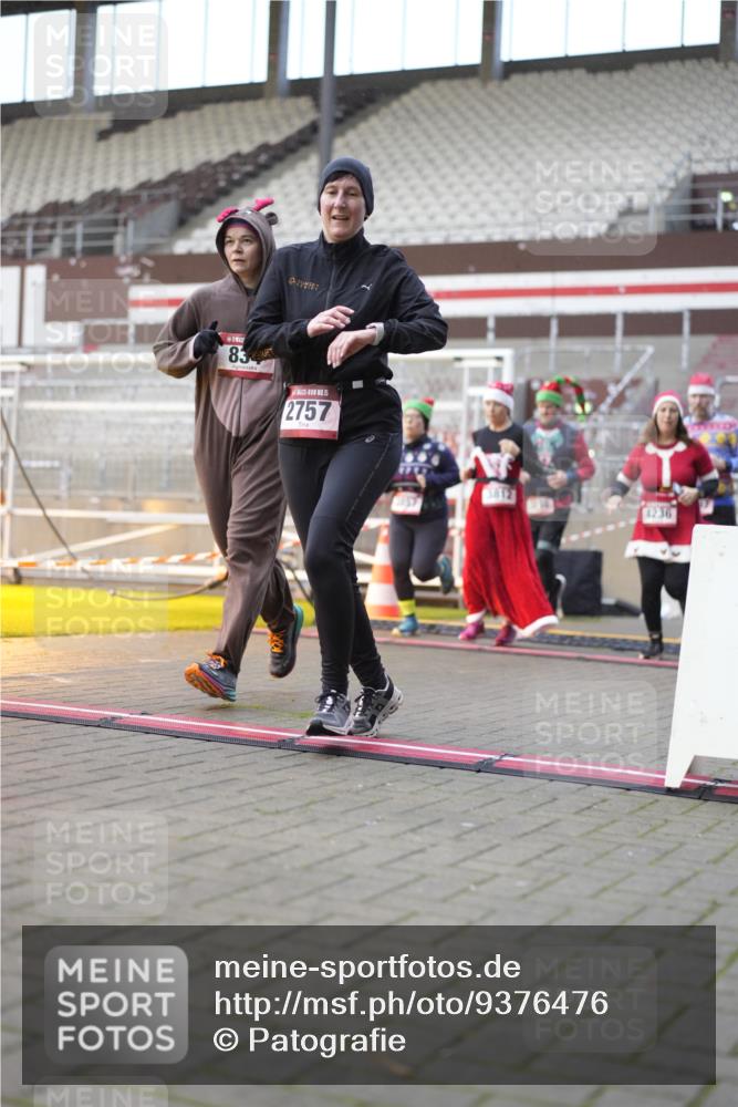 07.12.2025 - St. Pauli X-Mass-Run No. 15 Patografie http://msf.ph/oto/9376476 07.12.2025 10:05:53 Ziel 2, 3, 54, 180, 424, 468, 676, 805, 834, 1788, 1789, 1791, 2756, 2757, 3172, 3812, 3814, 3857, 3859, 3877, 4194, 4195, 4235, 4236, 4237 meine-sportfotos.de