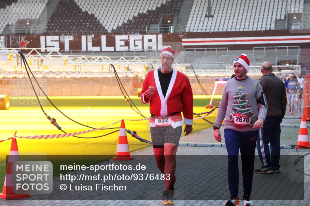 07.12.2025 - St. Pauli X-Mass-Run No. 15 Luisa Fischer http://msf.ph/oto/9376483 07.12.2025 09:58:28 Ziel 632, 2678, 441, 1633, 1774, 2984, 3405, 3515, 4030 meine-sportfotos.de